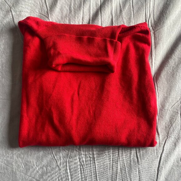 red turtleneck - Picture 1 of 3